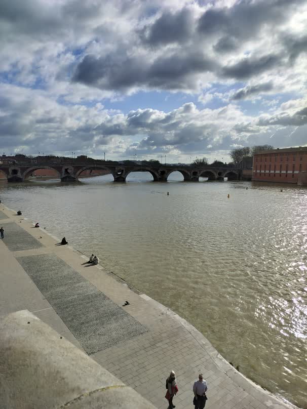 day03-garonne-river