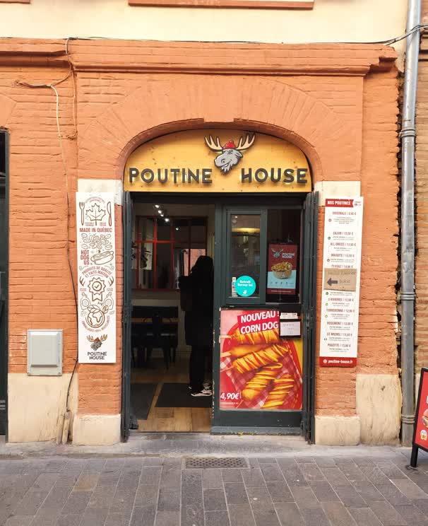 day06-poutine-house